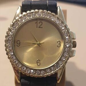 🦋10/$20🦋 Goldtone Rhinestone Silicone Women's Watch
